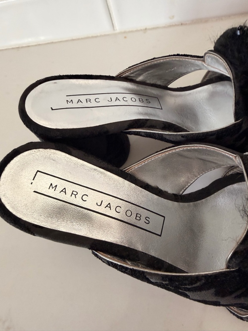 Marc Jacobs Women's Aurora Pompom Mule sandals in black size 36 - Picture 6 of 8